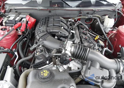 2013 Ford Mustang V6 Premium z USA, uszkodzony, nr VIN 1ZVBP8AM9D5258544